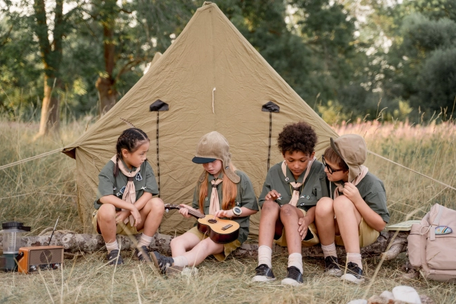 Børne træukulele med 4 nylonstrenge, brune ECOTOYS