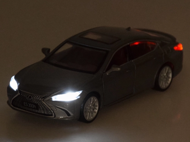 Modelbil Lexus ES300h 1:35 med lys og lyd