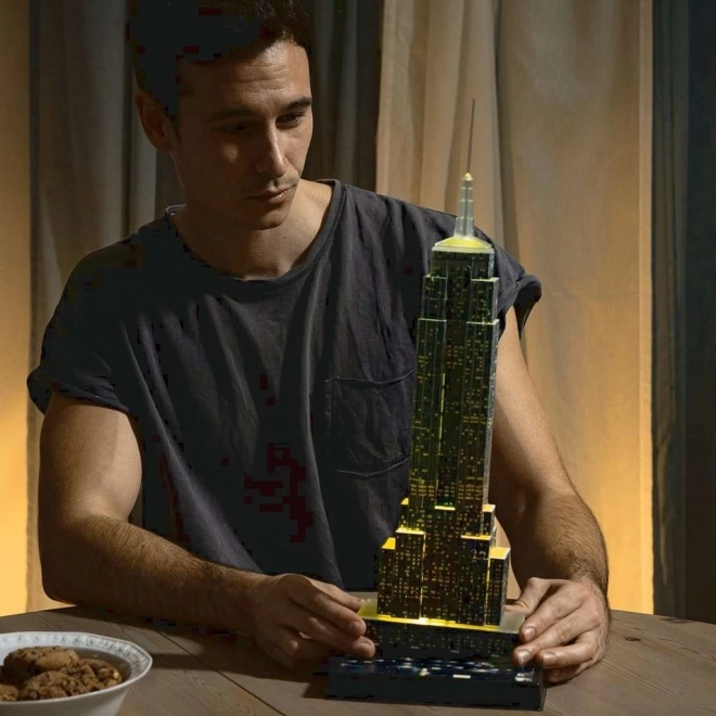 RAVENSBURGER Lysende 3D puslespil Natversion Empire State Building 216 brikker