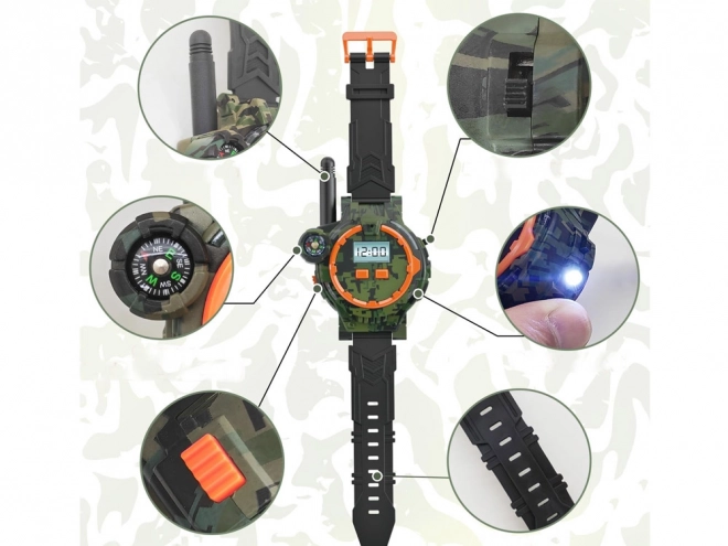 Militærur med walkie-talkie og kompas