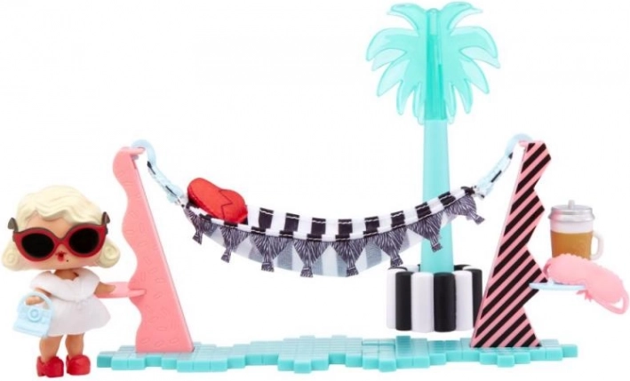 L.O.L. Surprise møbler med dukke – feriehygge Leading Baby, serie 6