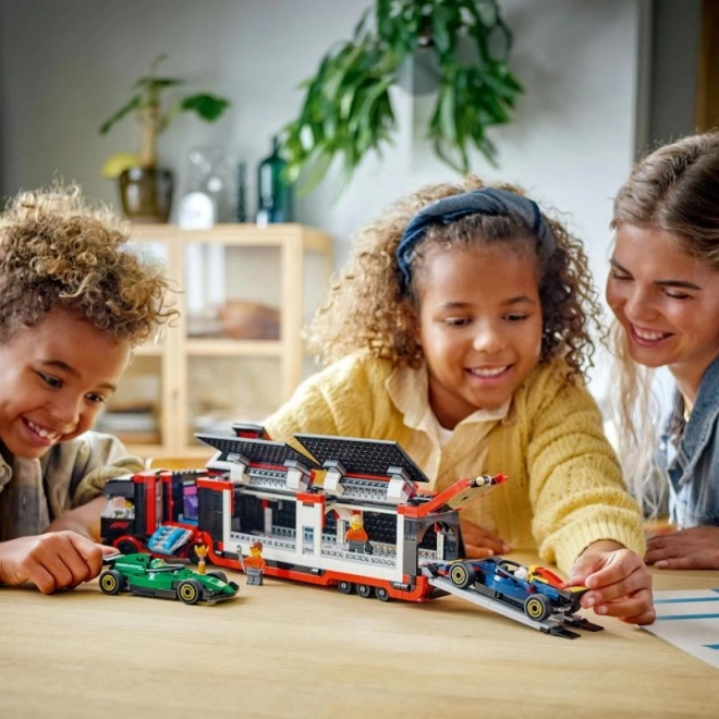 LEGO® City 60445 Lastbil F1® med biler F1® RB20 og AMR24