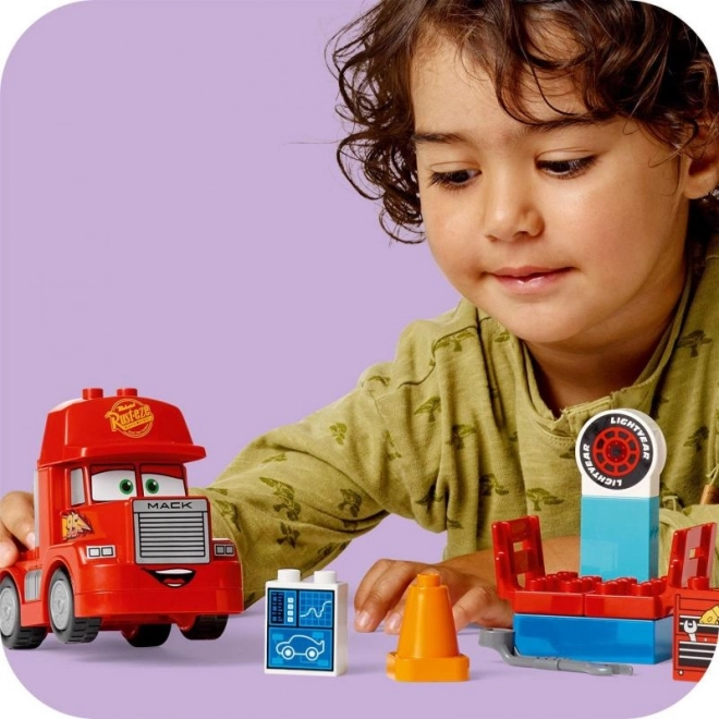 LEGO DUPLO Disney Biler Maniek i kapløbet