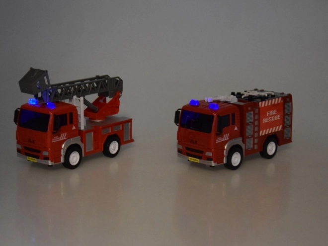 Stor sæt af brandbiler med hjelm