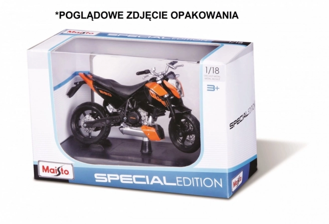 Model motorcykel Suzuki GSX-R600 med stand 1/18
