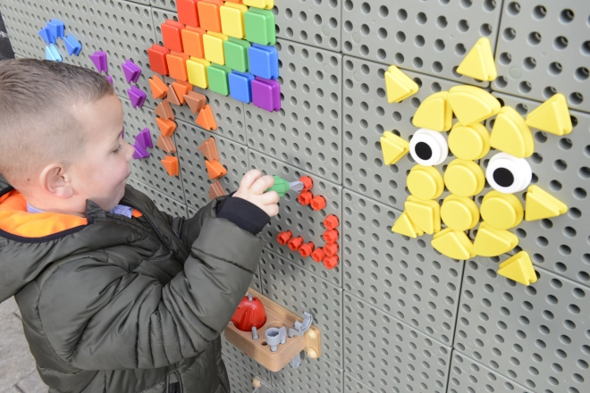 Masterkidz værktøjssæt med boremaskine og 8 elementer til videnskabelig-kreativ tavle STEM