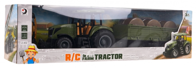 Trækker med grøn trailer R/C