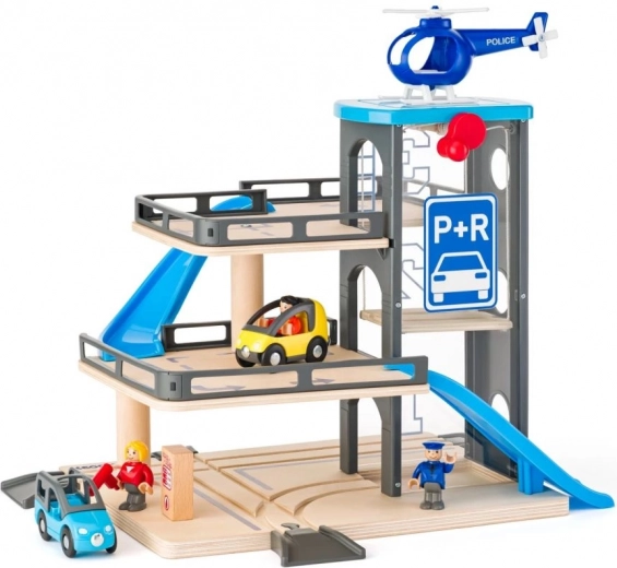 Parkeringshus i flere etager med elevator og ramper