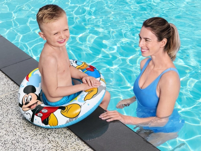 Oppustelig ring Disney med motiverne Mickey Mouse og Anders And 56 cm