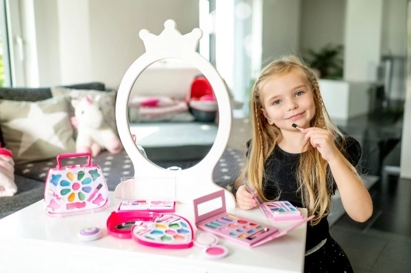 Børnesæt makeup beauted lille på palet på kort 13x17,5x2cm