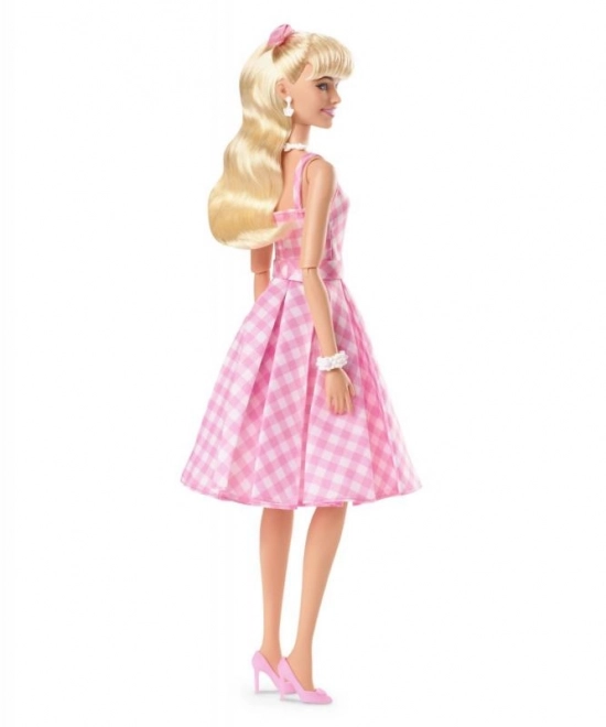 Filmdukke Barbie Margot Robbie som Barbie i lyserød kjole