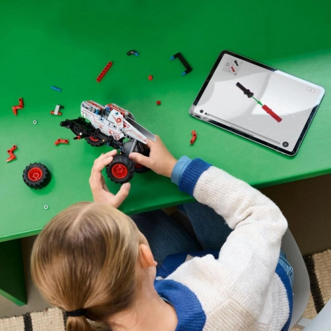 Lego Technic Monster Jam ThunderROARus med pull-back drev