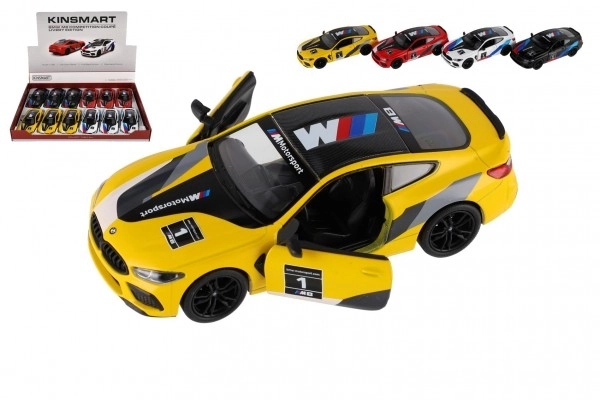 Auto Kinsmart BMW M8 Competition Coupé 1:38 metal/plast 12,5cm 4 farver med træk til tilbagegående 12 stk i kassen