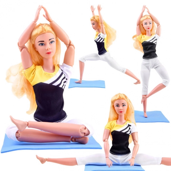 Dukkegyngemist der træner yoga og fitness