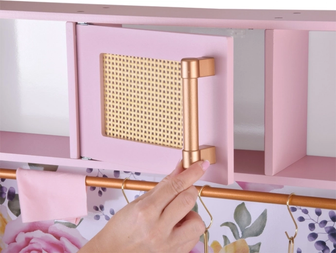 Køkkengrej i metal og smarte opbevaringsløsninger