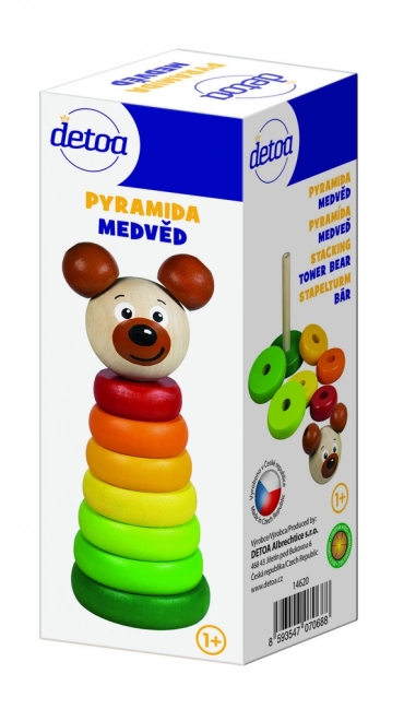 Træpyramide med bjørn