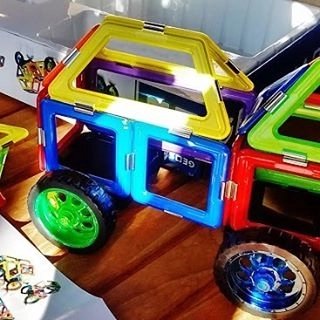 Magnetisk byggesæt GeoSmart Rumlastbil 42 dele