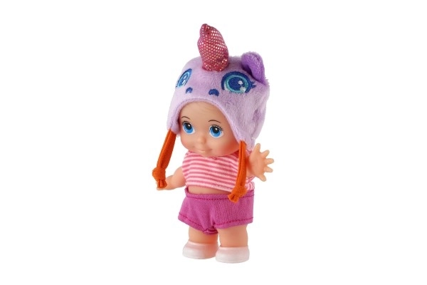 Dukke/baby med hue plastik fast krop 15cm 4 slags i æske 9x16x6cm