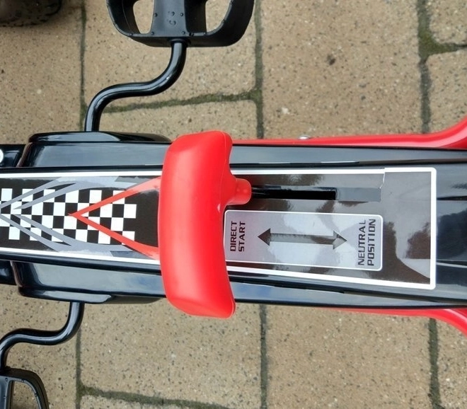 Pedaldrevet gokart med luftdæk + Oppustelige dæk + Justerbart sæde – Rød