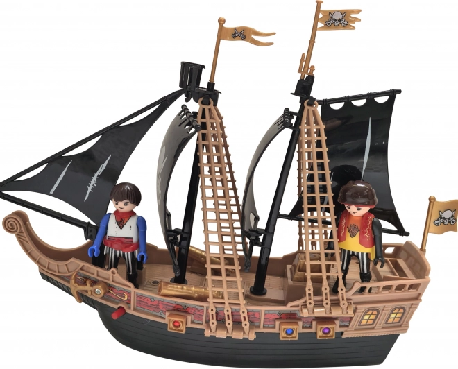 Piratsskib med figurer og lys- og lydeffekter 30 cm
