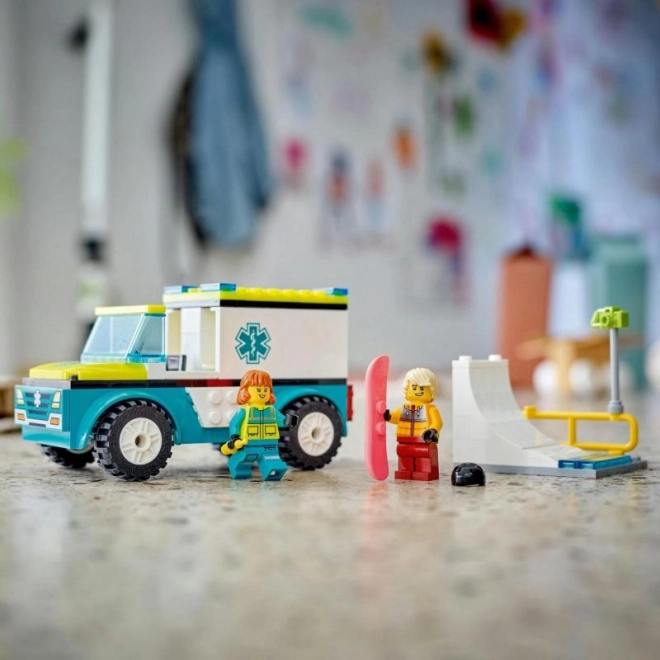 LEGO® City 60403 Ambulance og snowboarder