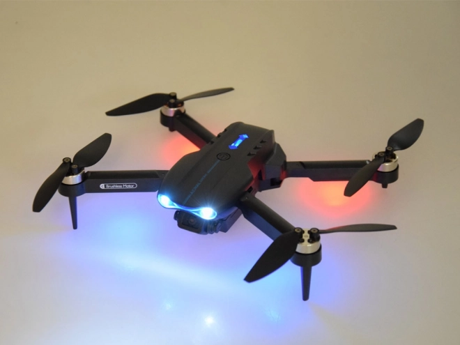 Sammenklappelig drone med kamera
