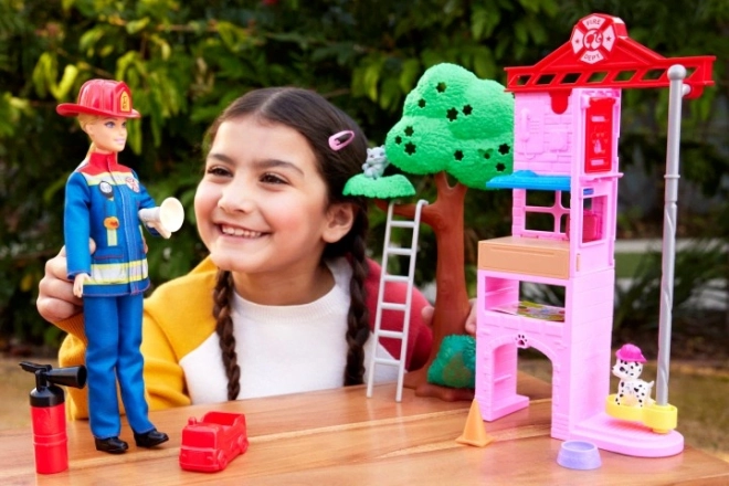 Barbie Brandmand Dukke med Tilbehør