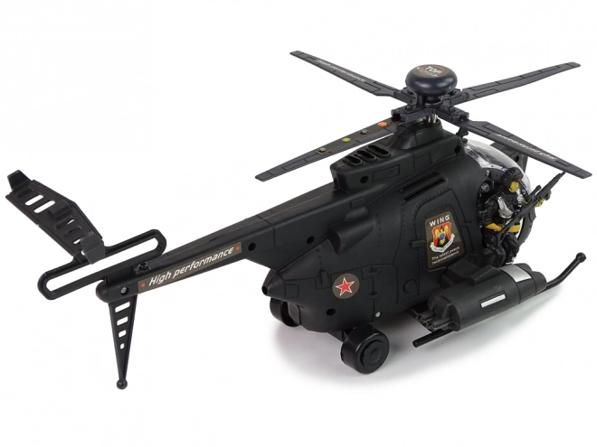Militær helikopter med vinger og lyseffekter på batterier