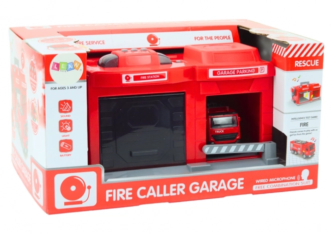 Brandstation med bil og walkie-talkie