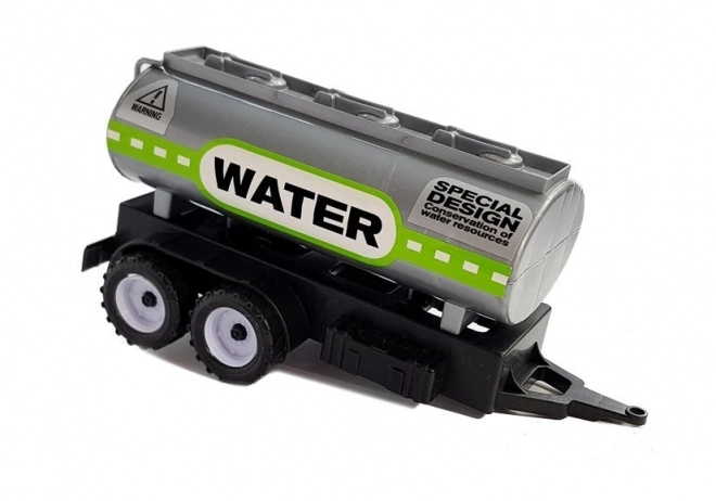Traktor med trailer til høballer og tankvogn