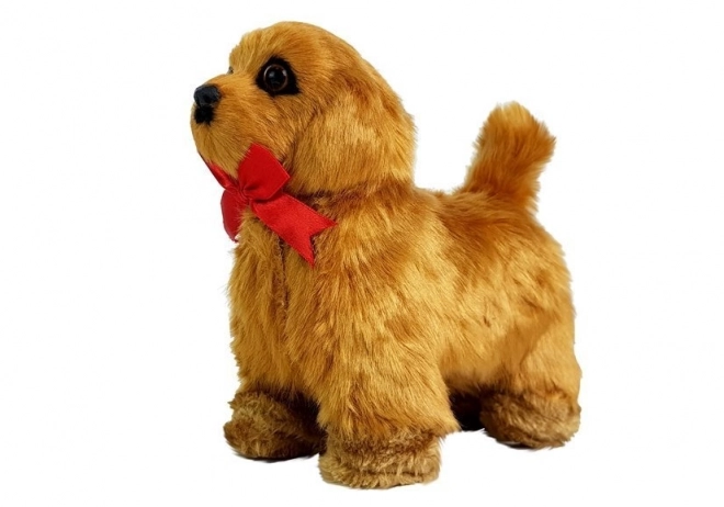 Interaktivt fjernstyret hund bevæger sig, gør brun