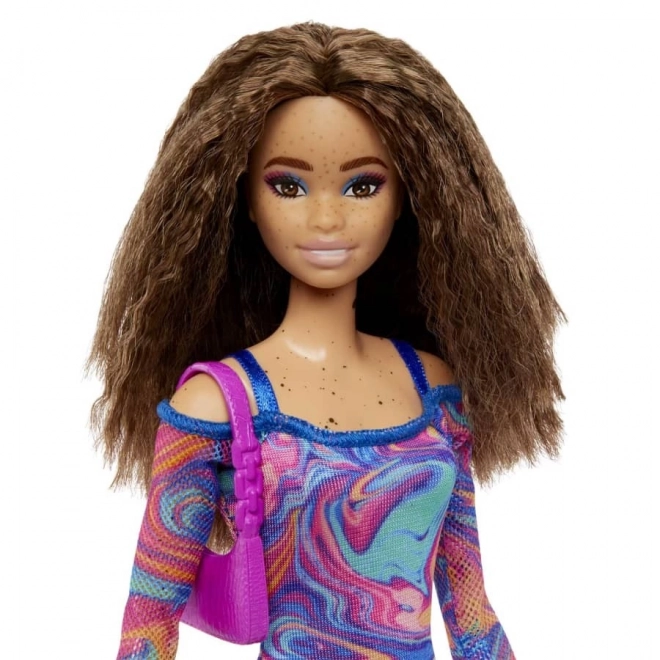 Barbie Fashionistas dukke med krøllet hår og fregner