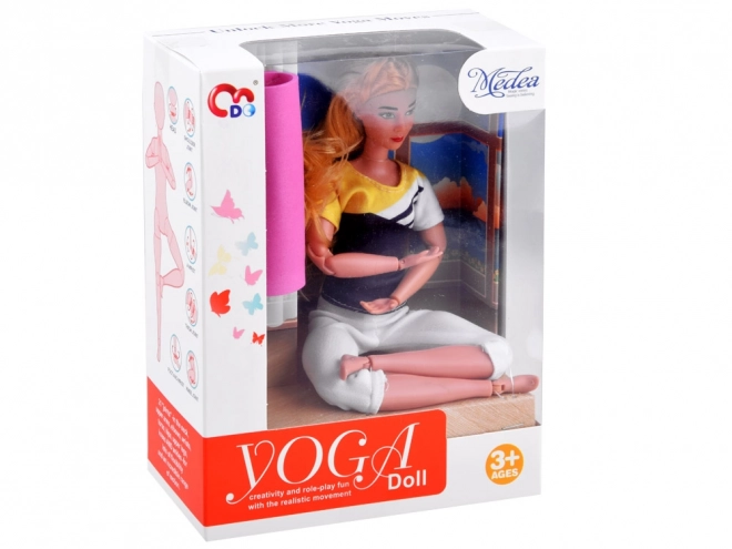Dukkegyngemist der træner yoga og fitness