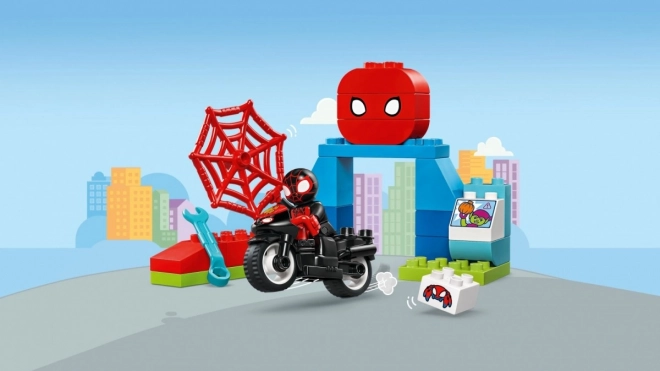LEGO DUPLO Spidey og eventyr på motorcykel