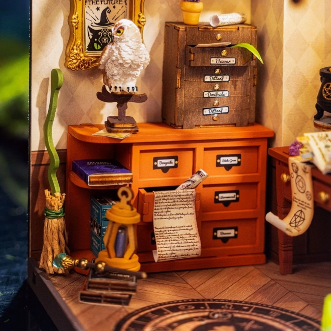Miniaturemodel af troldmandens værksted