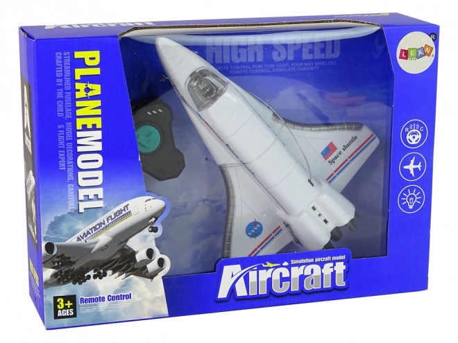 Hvid fjernbetjent jetfly