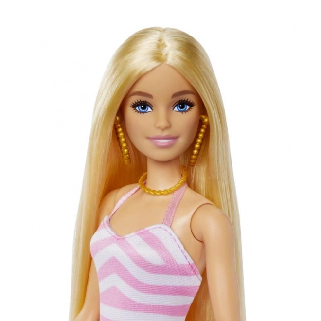 Barbie på stranden med sommer tilbehør