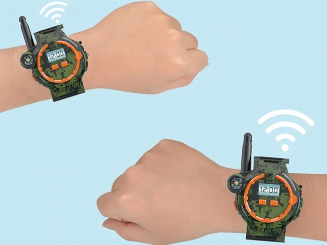 Militærur med walkie-talkie og kompas