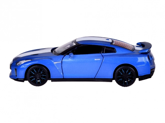 Bil Nissan GT-R med døre der kan åbnes