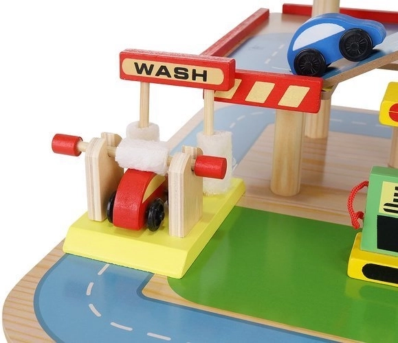 Realistiske tilbehør: vaskehal, tankstation, kasse