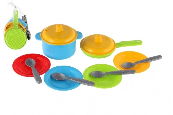 Sæt af farvet plastikservise 12 stk i net 12m+