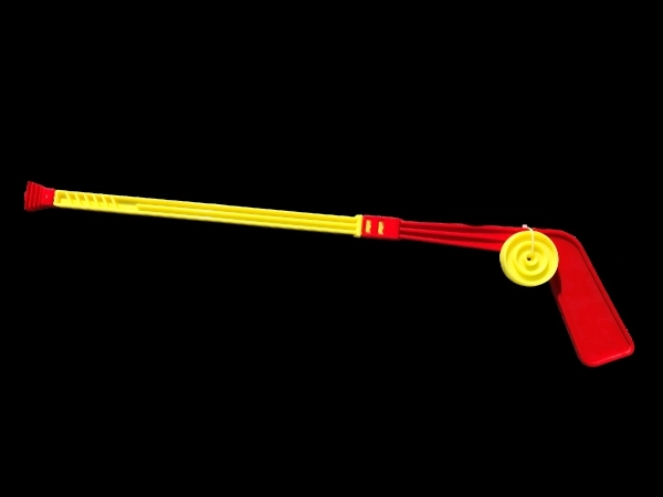 Plast hockeystav med puck 74cm mix farver