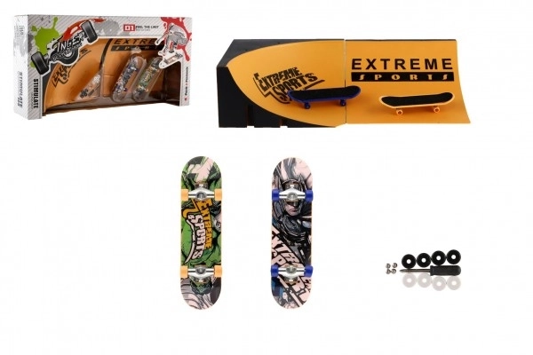 Finger skateboard skruelig 2stk plast 10cm med rampe med tilbehør 2 farver i æske 35x9x18cm
