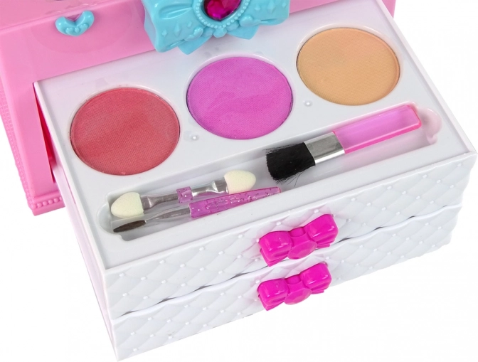 Rigt makeupsæt til kreativ leg