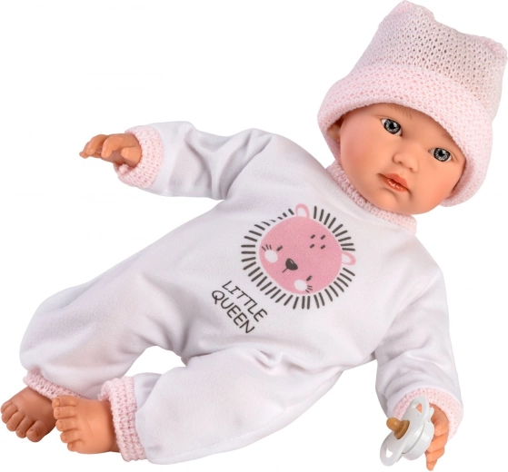 Realistisk baby, der græder og kalder “mor, far”