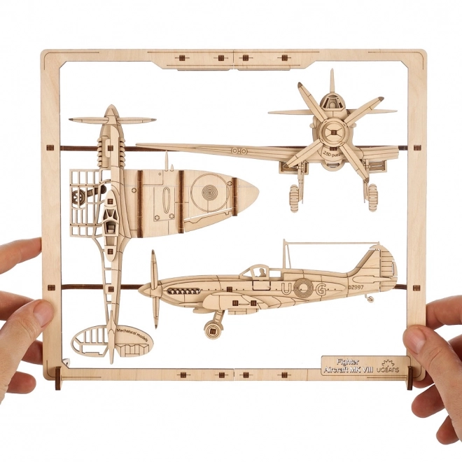 Ugears træ mekanisk puslespil Jagerfly