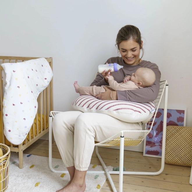Ergonomisk støtte til amning og flaskegivning