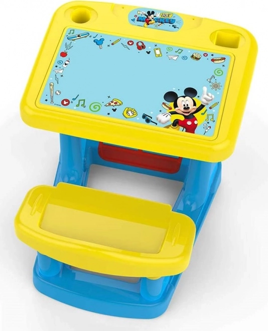 Mit første skolebord Mickey