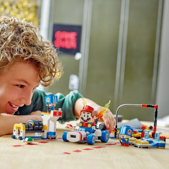 LEGO Super Mario: Mario Kart - Toad og hans garage