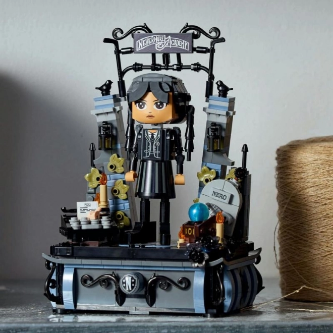 LEGO Wednesday Addams figur